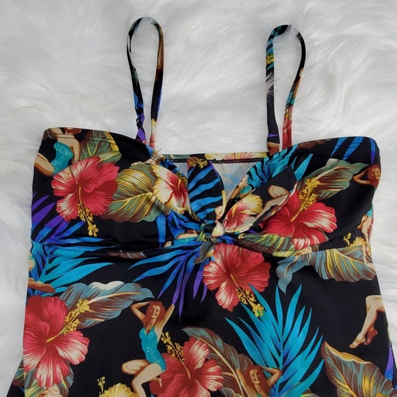 Kathy Ireland Bathing Suit - Picture 3 of 7